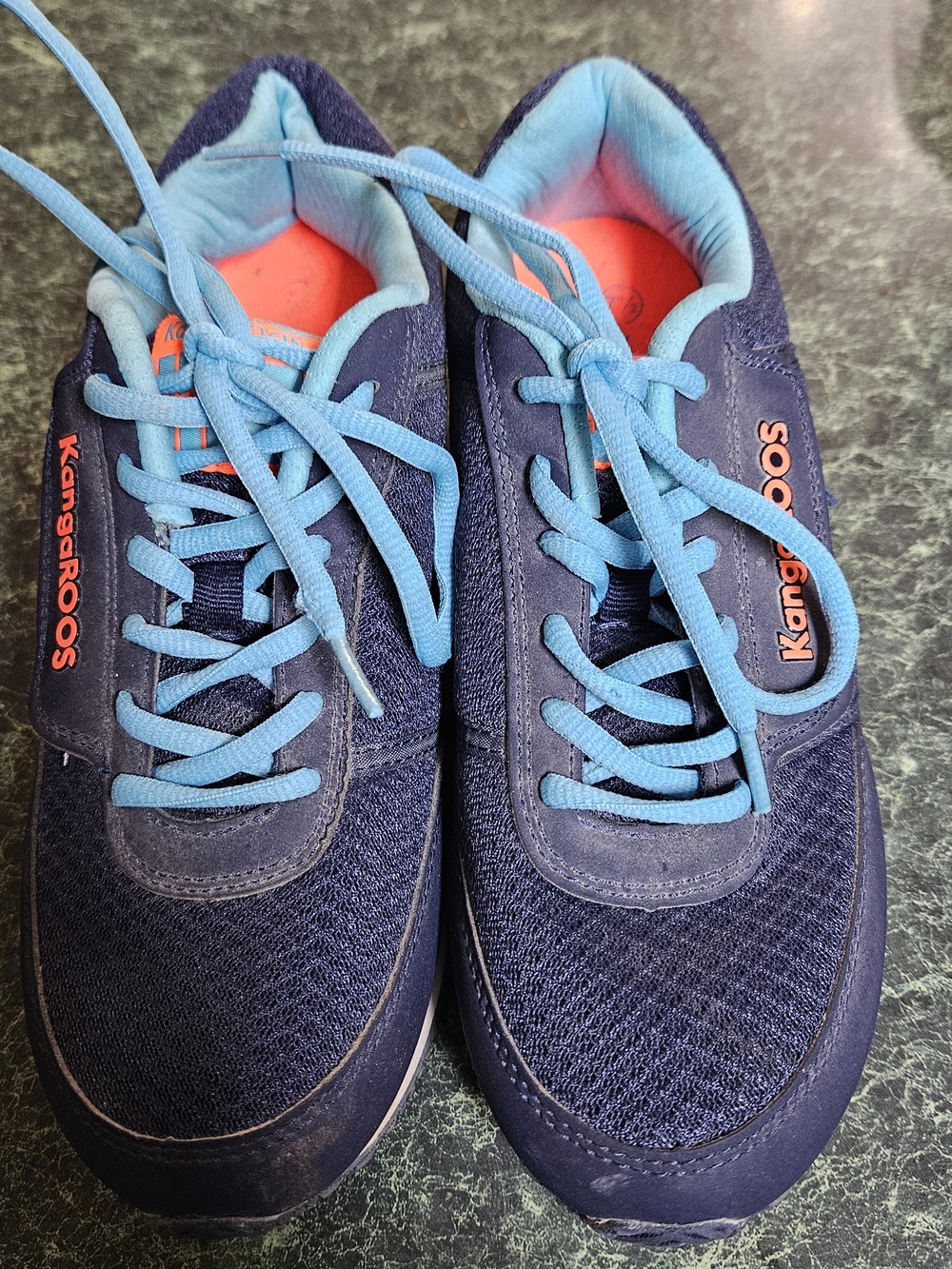 Kangaroos Sneaked  Womens Size 7.5 Dark Blue Orange Pockets Athletic Sneakers